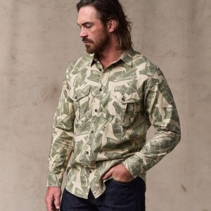 Alternative view of Lightweight Alaskan Guide Shirt - Khaki / Print