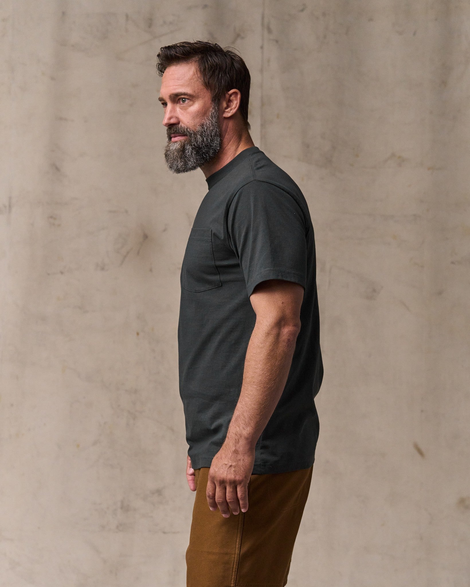 Outfitter Pocket T-shirt - Faded Black - Image 3