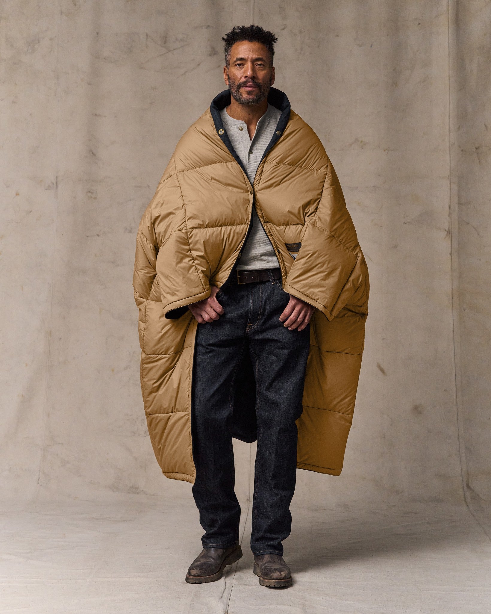 Filson X Crescent Down Works Blanket - Navy - Image 5