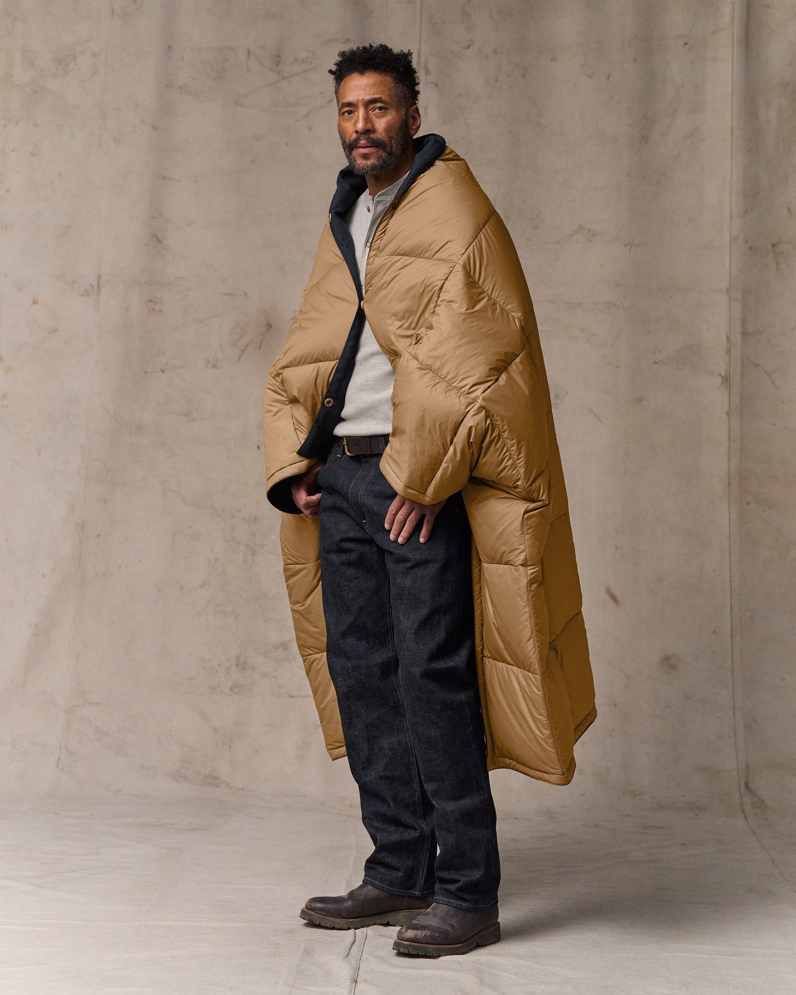 Filson X Crescent Down Works Blanket - Navy - Image 7