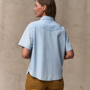 Alternative view of Women's Short Sleeve Chambray Western Shirt - Light Indigo